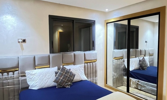 Ain Sebaa Bed & Breakfast | Zahira New Luxury ONE ROOM Near The Beach - 1 DOUBLE BED/2 SINGLE BED