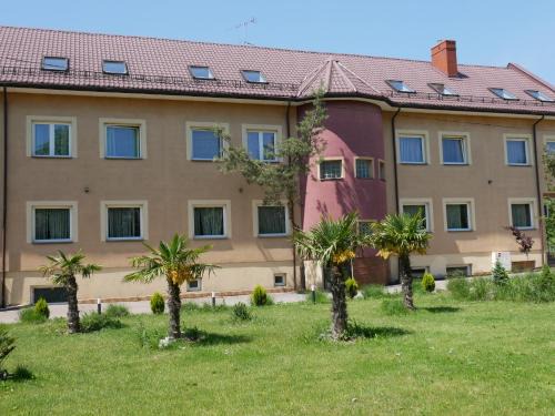 Konstancin-Jeziorna Hotel | Zajazd Pułaskiego