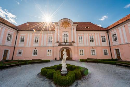 Svinna Hotel | Zamek Hradek u Susice