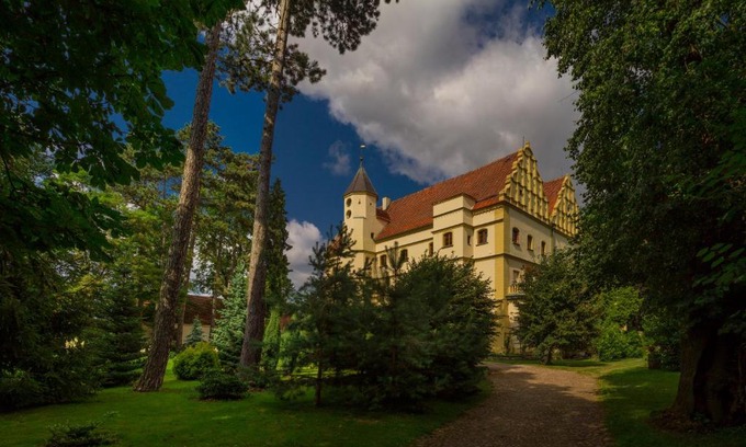 gmina Zukowice Bed & Breakfast | Zamek w Czernej