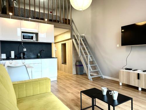 Fabryczna Apartment | Zarembowicza Apt 36 - Self Check-In 20h - Parking &Lift