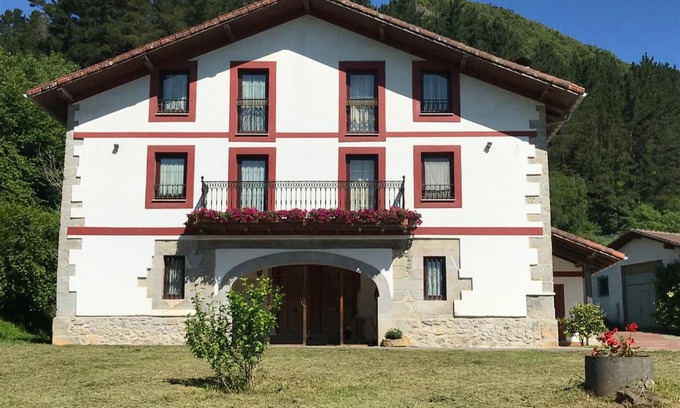 Forua House | Zarragabeko
