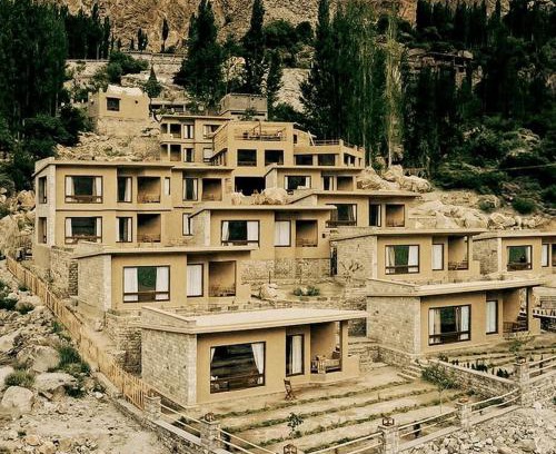 Hunza Hotel | Zen By The Lake