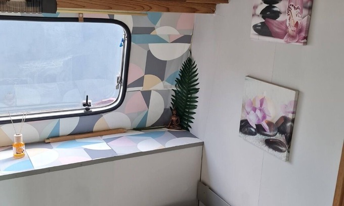 Bize House | Zen caravan in a small private garden