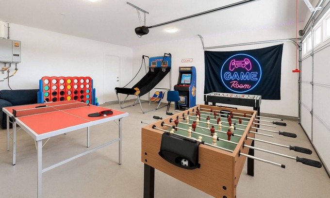 Eastside House | Zen Home, Arcade Game Room, TV Bedrooms, Spacious Home, 1 Mile to Downtown & UCR