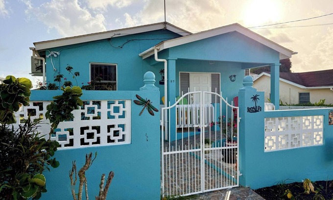 Douglas House | ZenBreak Steps to the Sea 2Bd