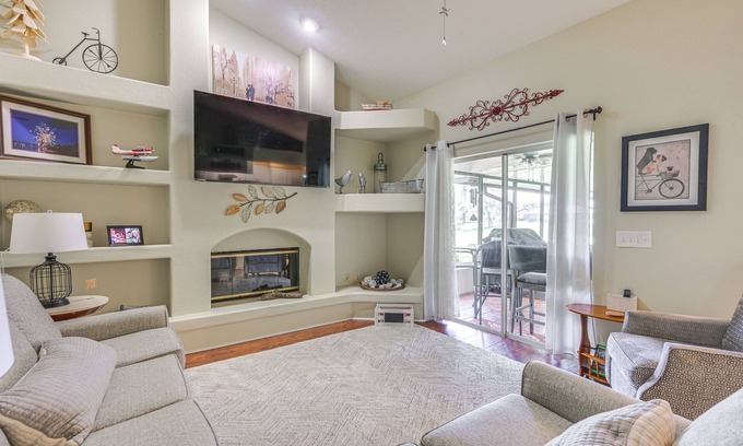 Silver Oaks House | Zephyrhills Home - Lanai & Grill, Near Theme Parks
