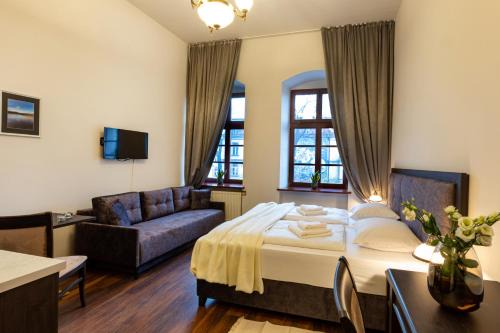 Jelenia Gora Bed & Breakfast | ZEPPELIN APARTMENTS Simple Acomodation