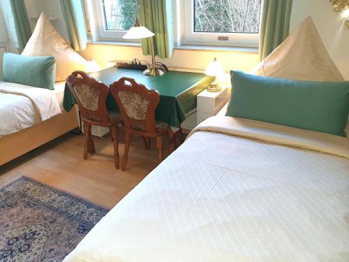 Reutlingen Apartment | Zimmer Hohbuch mit Achalmblick