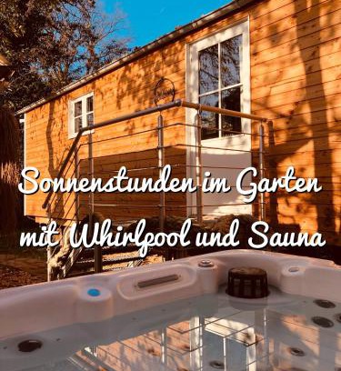 Petershagen House | Zirkuswagen mit Outdoor Whirlpool und Garten