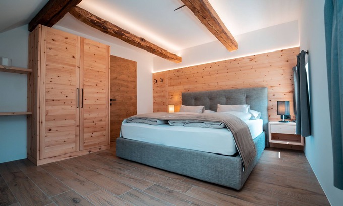 Colli In Pusteria Apartment | Zirm Apartment - with open air jacuzzi & infrared sauna!