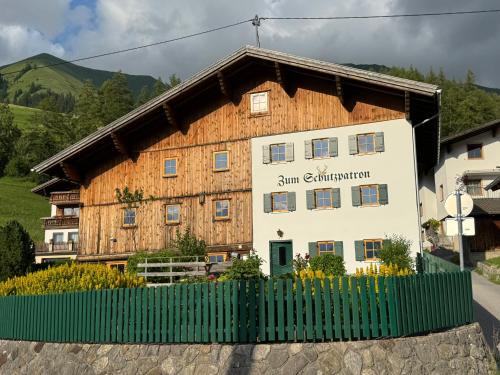 Pfafflar House | ZumSchutzpatron