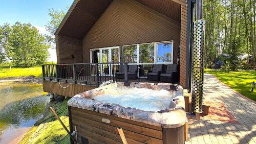 Sendvario seniunija Villa | Župė Dream House with jacuzzi and sauna