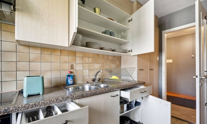 Center Apartment | Zurich 2-Bedroom Apartment with Comforts