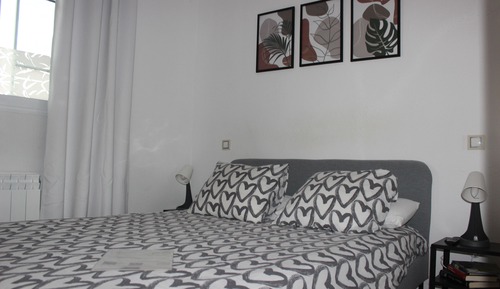 Economy Room, Hill View