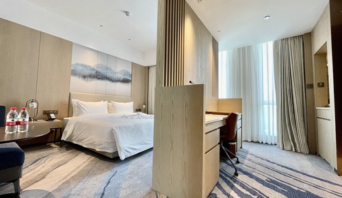 Deluxe Room, 1 King Bed