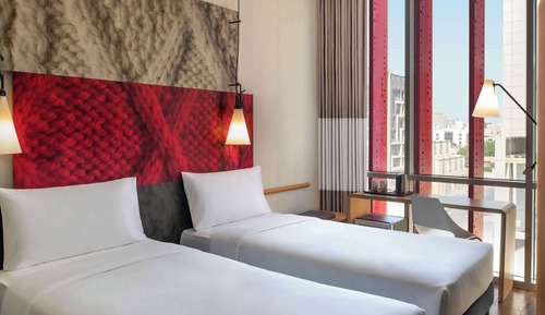 Standard Room, 2 Twin Beds, Pool View