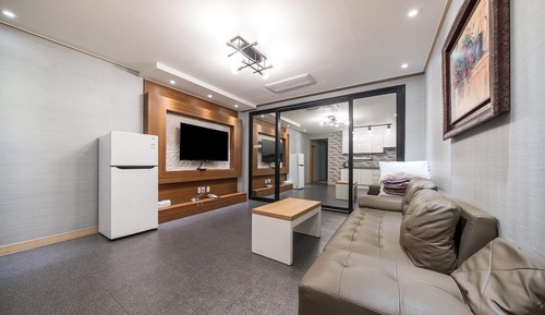 Room (Family Room (All rooms bath &amp; spa)