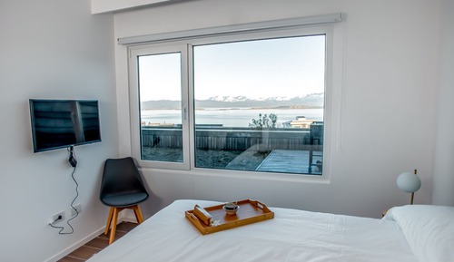 Deluxe Apartment, 2 Bedrooms, Patio, Canal View