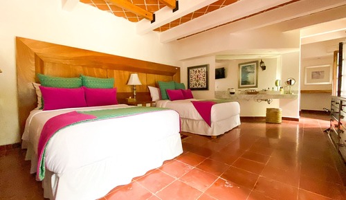 Family Room, Multiple Beds