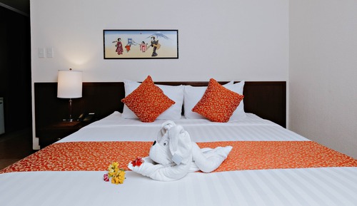 Superior Room (Tanguile)