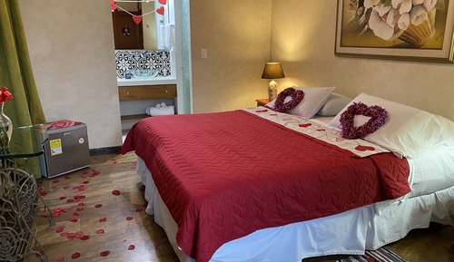 Junior Suite, 1 Bedroom, Pool View