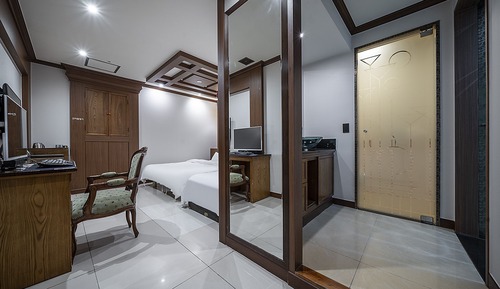 Premier Twin Room