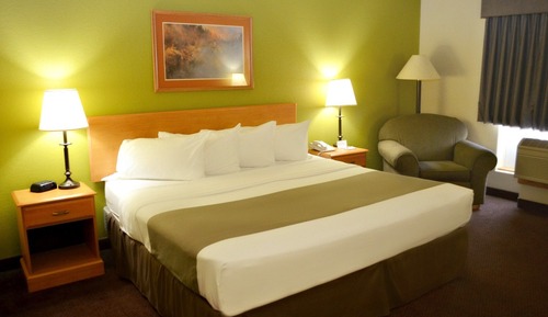 Standard Room, 1 King Bed