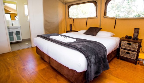 Deluxe Beach Tent - Sleeps 4