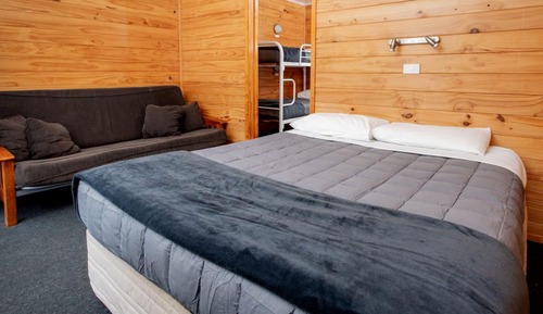 Family Standard Cabin - Shared Bathroom