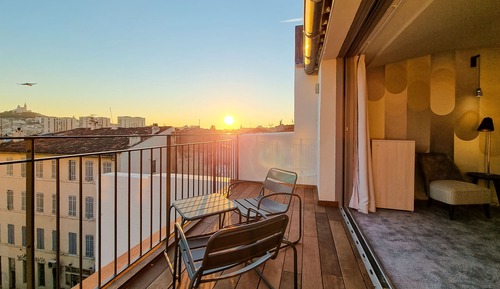 Signature Suite