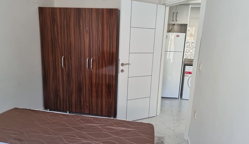 Economy Apartment, Corner