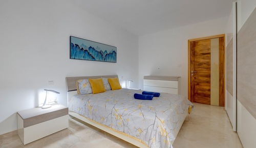 Apartment (2 Bedrooms)
