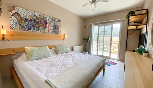Economy Room