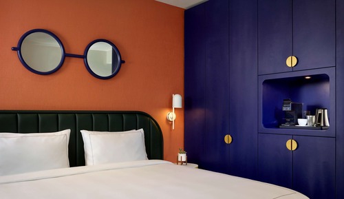 Studio, 1 King Bed (Art)