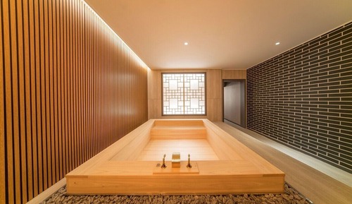 [Breakfast for 2 Complimentary] Family Suite Twin (BBQ Package + Unlimited Draft Beer for 2)