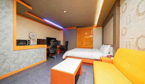 Room (Gaming Room 2PC - Bag & High-spec PC )