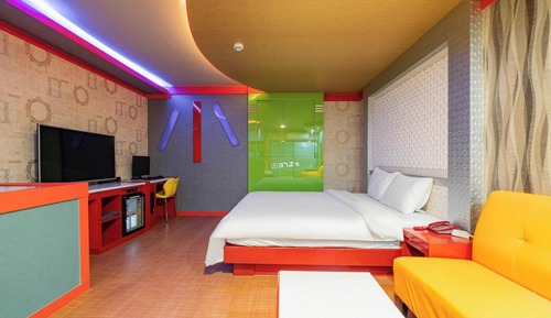 Room (Deluxe Spa Bath (Netflix/Disney perso)