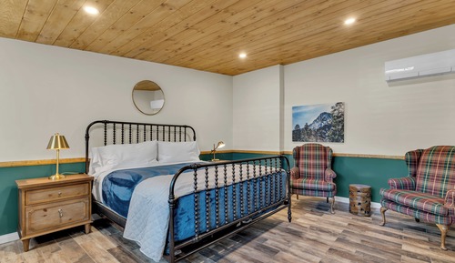 Off Site - Coulter Pine