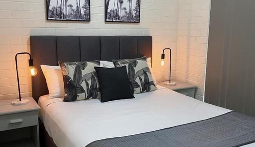 Standard Room, 1 Queen Bed