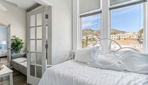 Suite 301 (Not Pet Friendly)