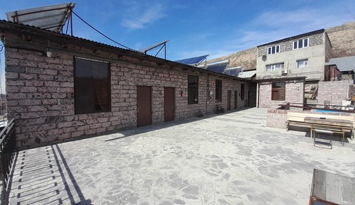 Deluxe Studio