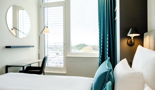 Standard Room, 1 Queen Bed