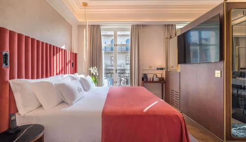 Deluxe Room, City View (1A-1C)