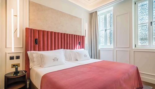 Deluxe Room, Connecting Rooms