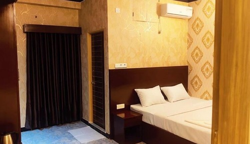 Economy Double Room, 1 Bedroom, Smoking, Marina View