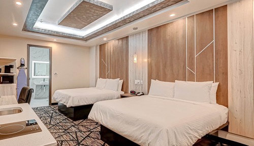 Standard Room, 2 Queen Beds, Shower Grab Bars, Non Smoking