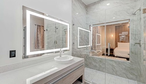 Standard Room, 1 King Bed, Non Smoking, Kitchenette