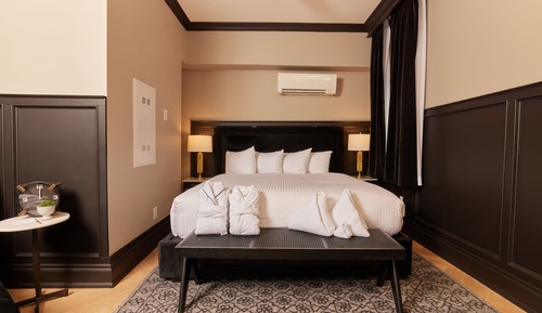 Grand Room, 1 King Bed, Balcony, City View