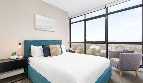 Two Bedroom Apartment With Parking (2 Queens)